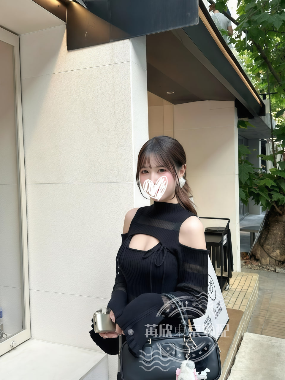 一ノ瀬るな：可愛さと従順さが魅力の24歳美女／密着バックプレイがオススメ！